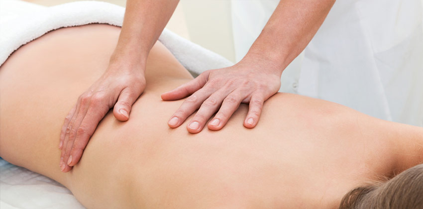 Mit dem sogenannten Bowen-Move, eine spezielle Massage-Grifftechnik wird versucht die Selbstheilung des Körpers zu aktivieren und zu stärken.