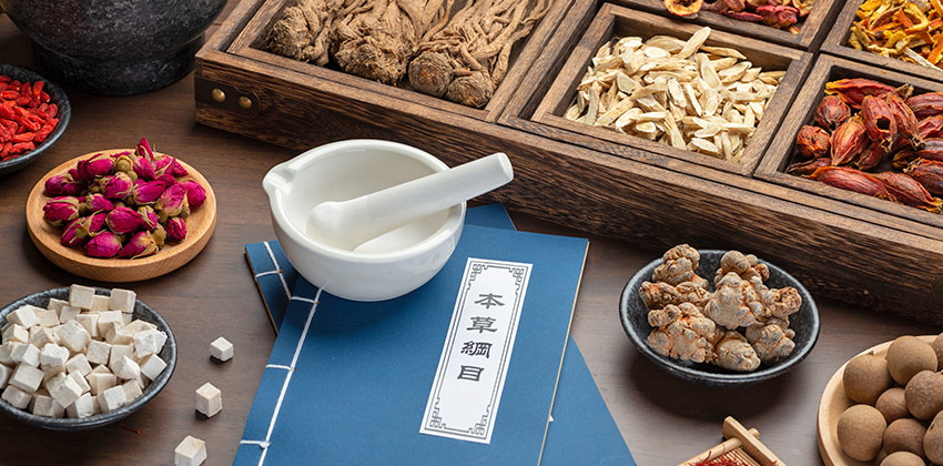 Bei der traditionellen chinesischen Medizin (TCM) wird Krankheit als verloren gegangenes, energetisches Gleichgewicht verstan­den.